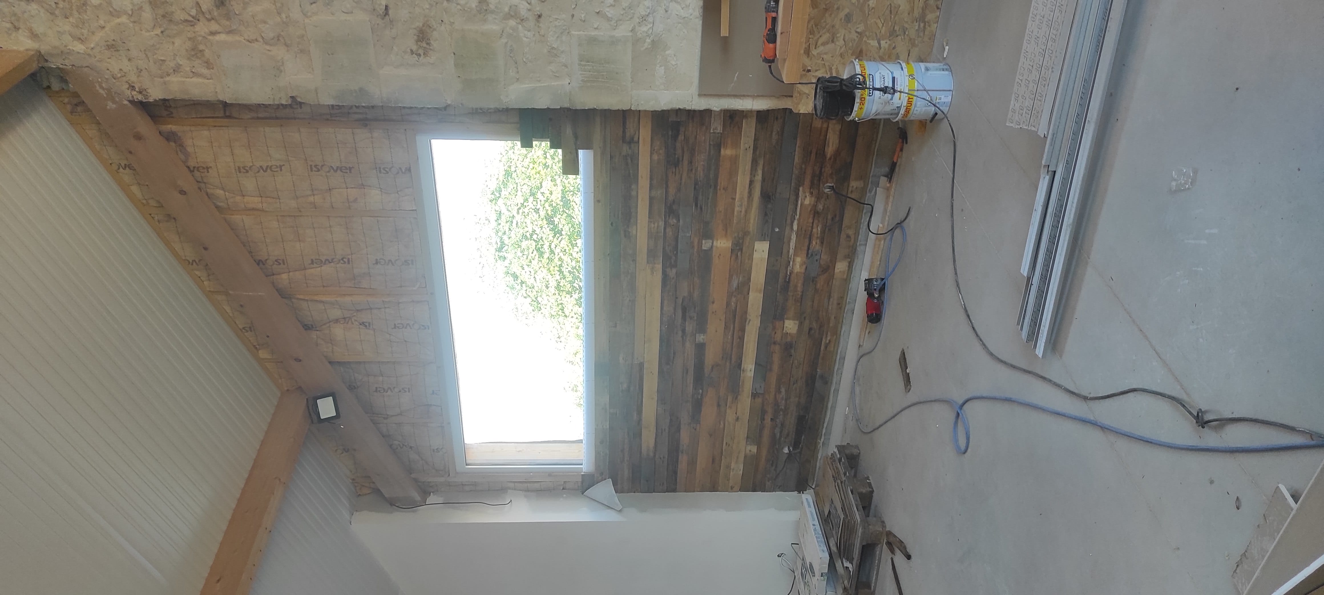 Ossature bois finition palette interieur