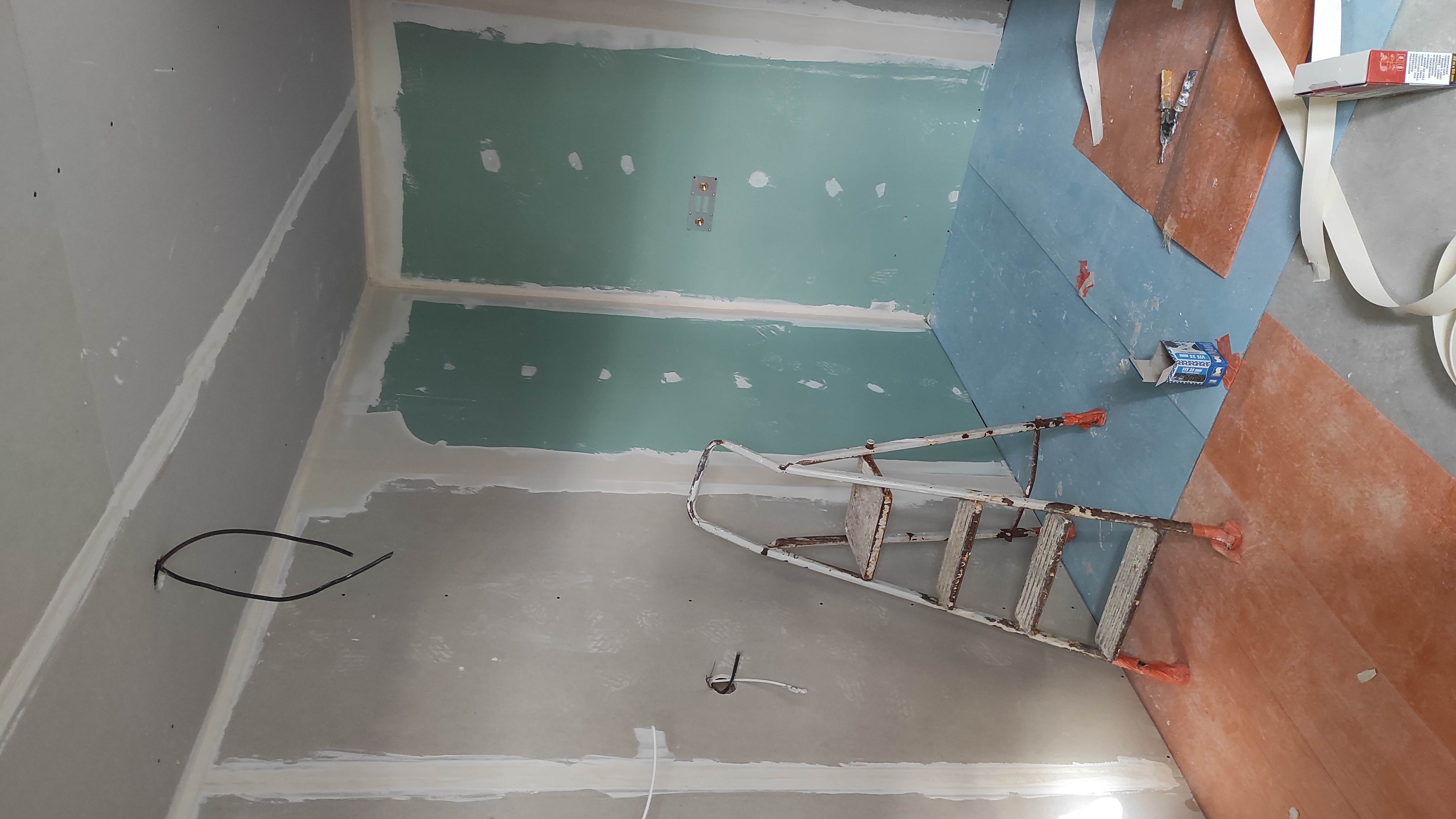 Encollage des bandes à placo